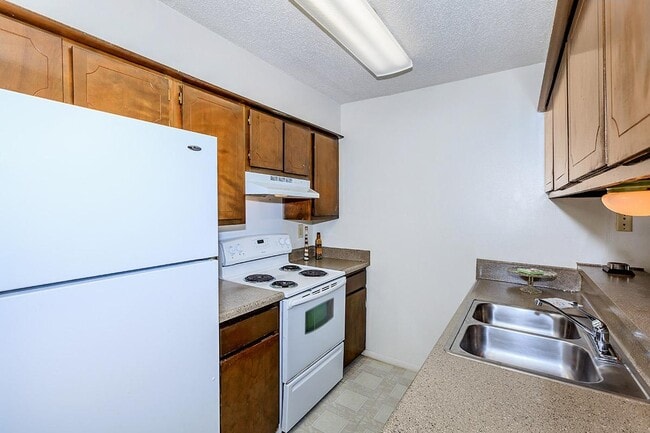 Bronco Apartments
