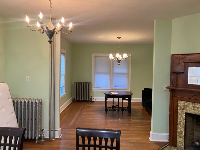 Building Photo - 32 Huntington St Unit 32 Huntington