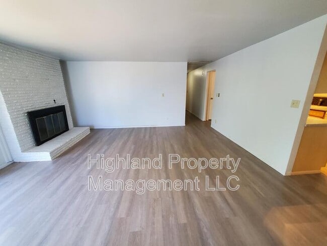 Photo - 1705 NE Wheatland Dr Unit #A