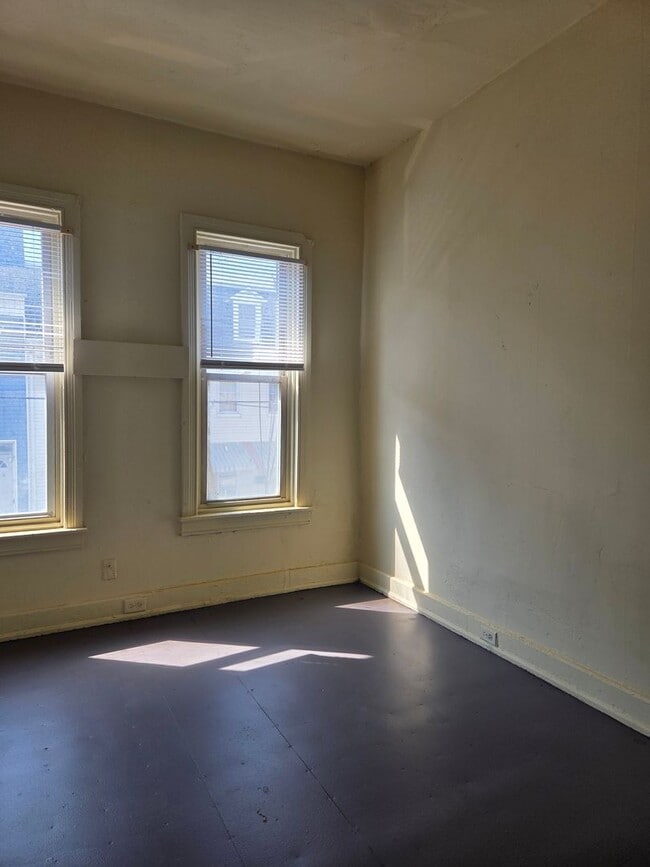 Photo - 459 Walnut St