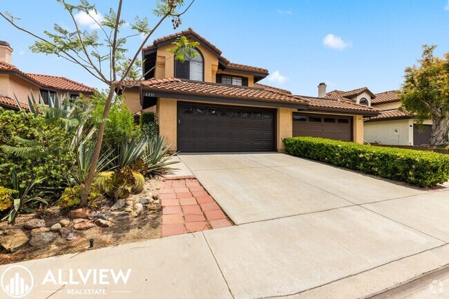 Building Photo - The Perfect Blend of Space, Style & Locati... Rental