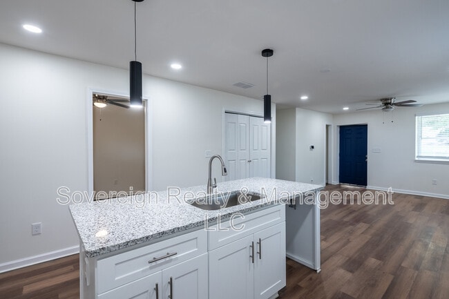 Photo - 450 Paines Ave NW