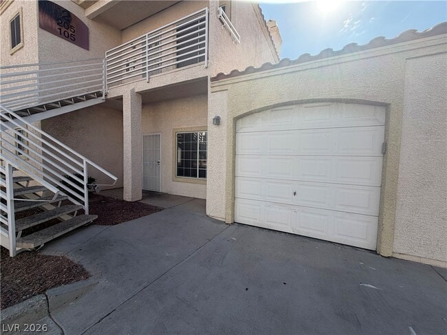 Photo - 1900 N Torrey Pines Dr Unit 105