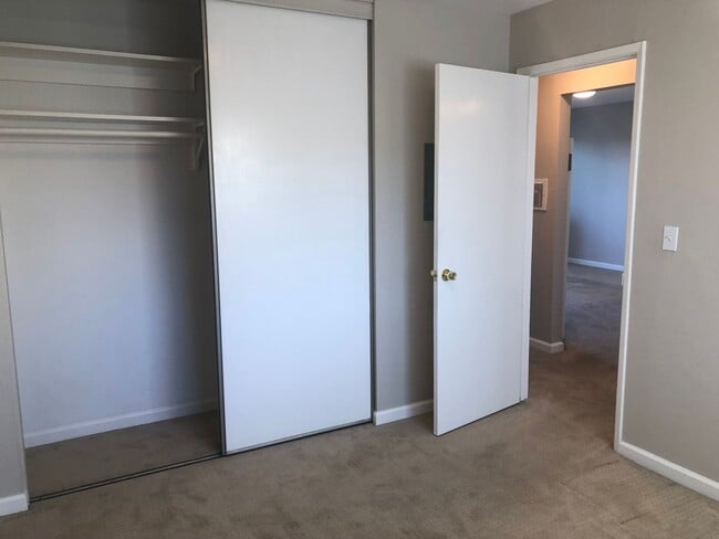 Photo - Beautiful 2 Bedroom/1 bath apartment - Upper Floor Unit Unit 02