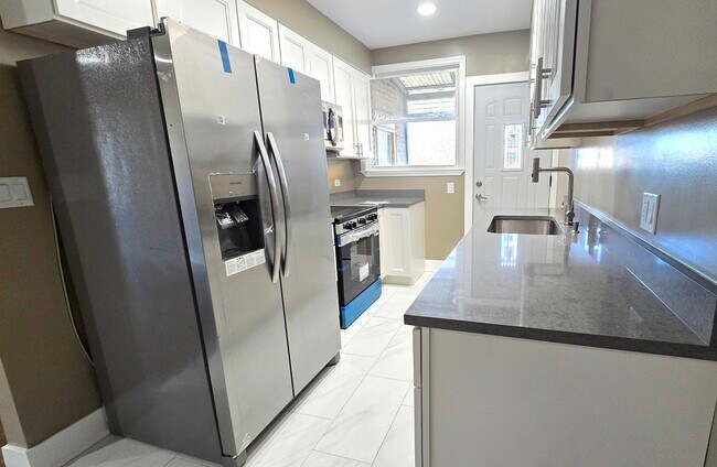 Photo - 3051 N Austin Ave Unit 2R