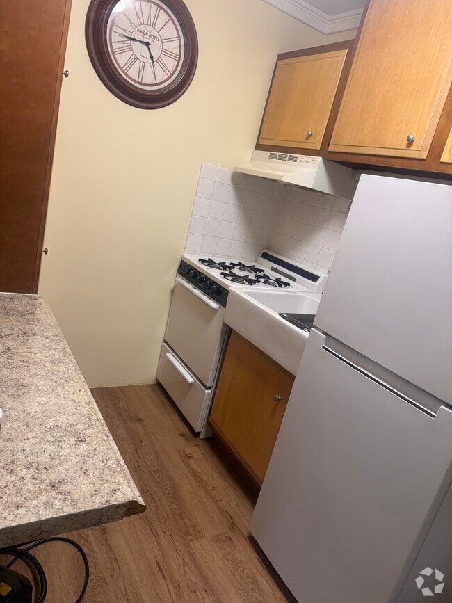 Building Photo - 1429 South Ave Unit 4 Rental