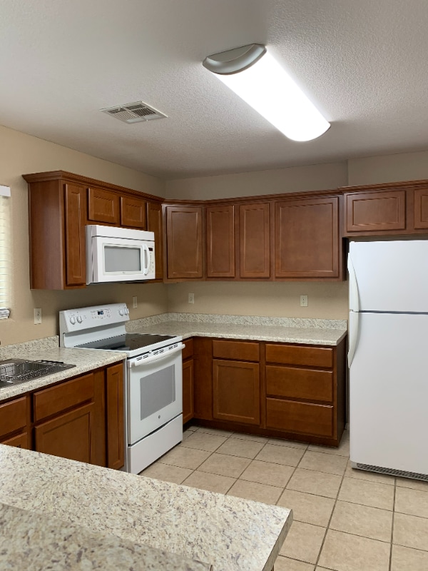 Photo - 6345 Reynolds Dr Unit B-5