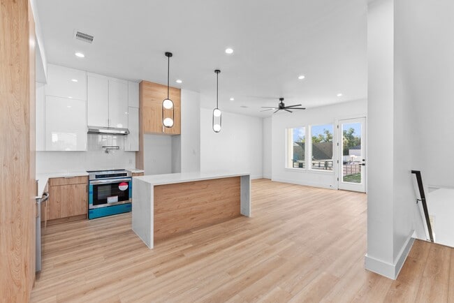 Photo - 2314 Barbee St