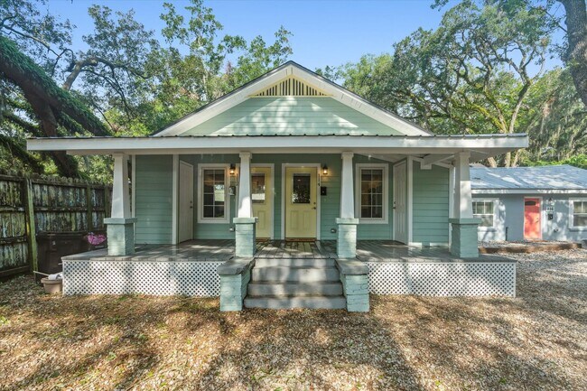 Photo - Live next to campus and all things Gainesv...