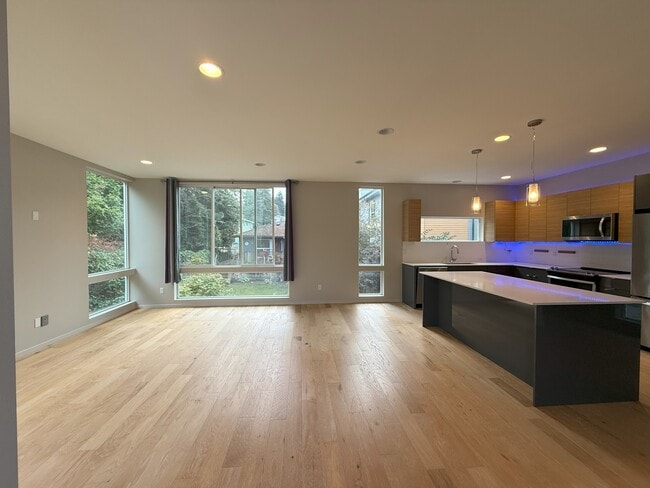 Building Photo - 5007 Renton Ave S Rental