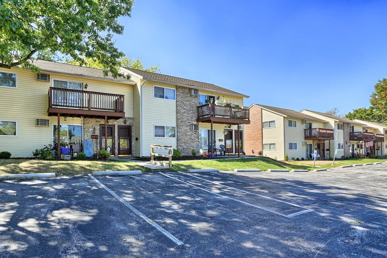 Breckenridge Village Apartments - Breckenridge Village Apartments