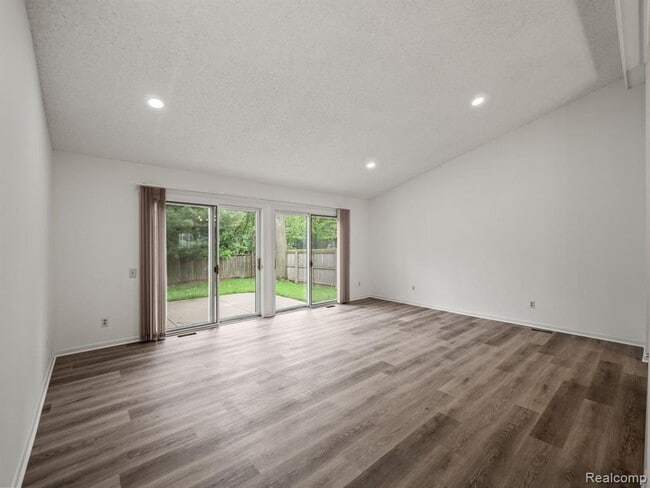 Photo - 1888 Webster St