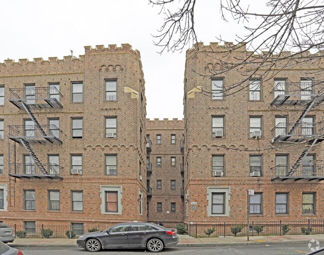 Photo - 139-09 34th Road