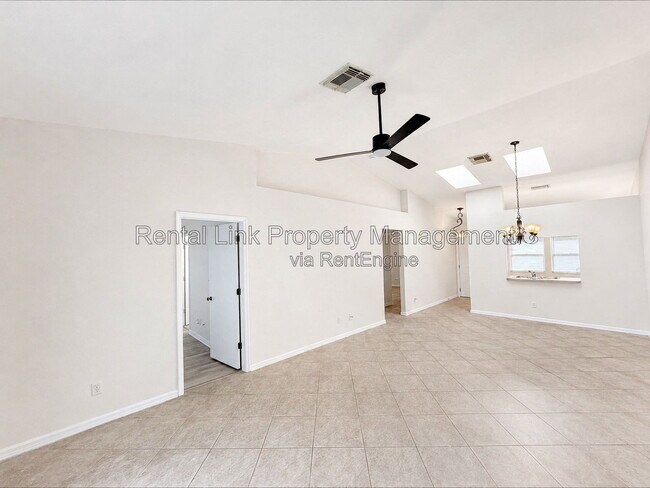 Photo - 320 SW 3rd Pl Unit 3