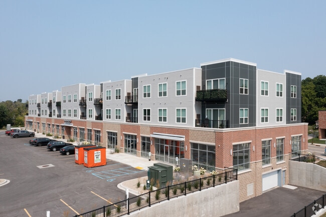 Building Exterior - MAMMOTH SPRINGS AT THE CORNERS