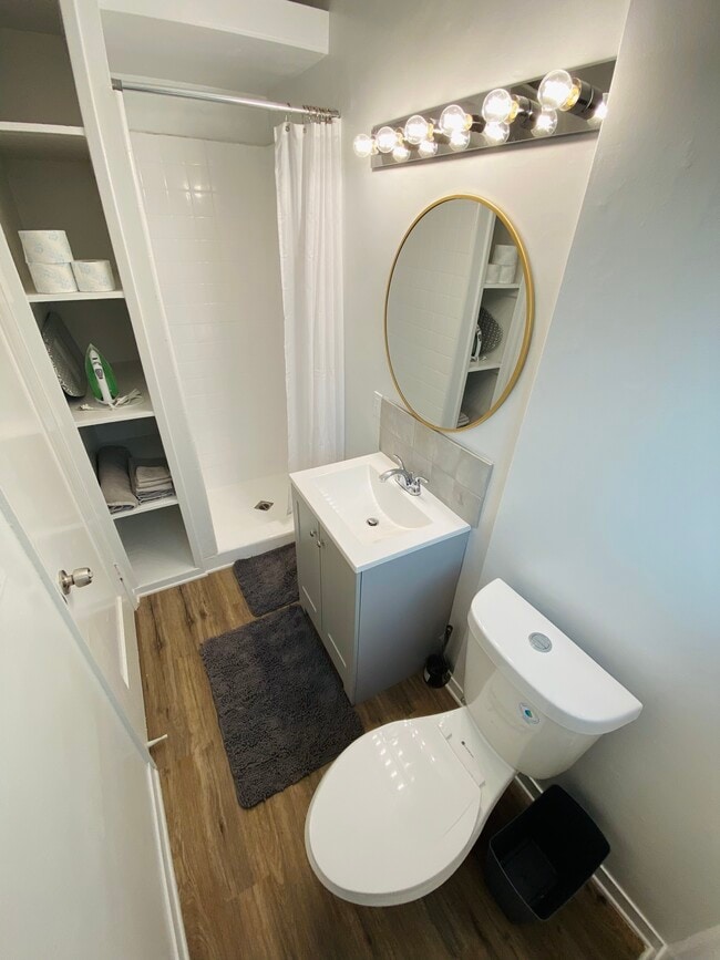 Photo - 7421 Fountain Ave