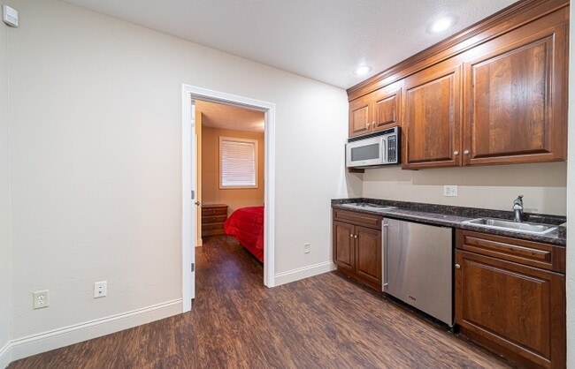 Photo - Student Rental 627 N Saint Peter St