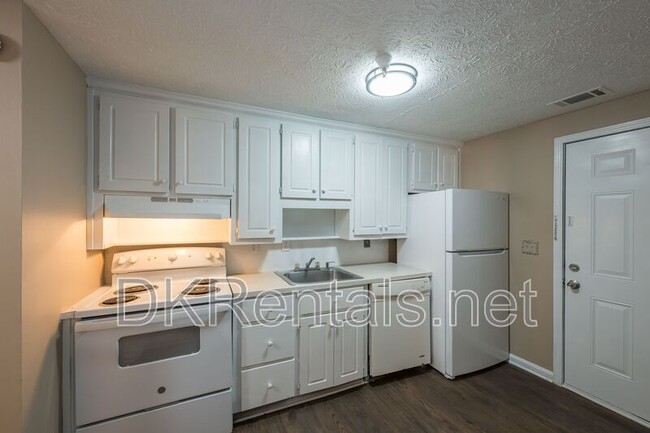 Photo - 360 Herndon Way