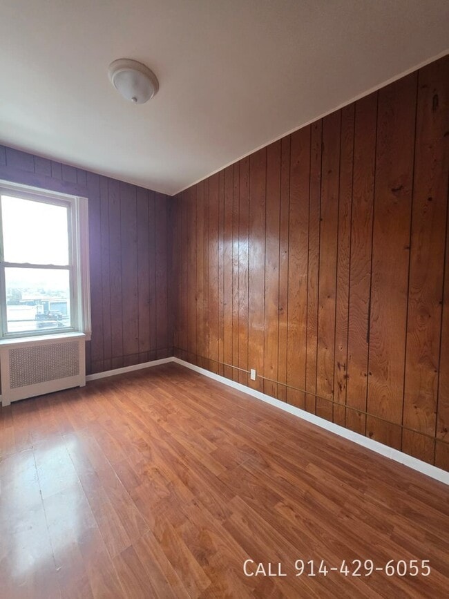 Photo - 143 Voss Ave