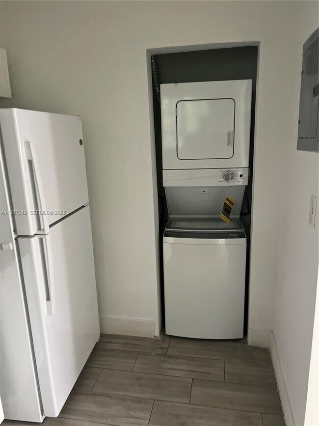 Photo - 2535 NW 9th St Unidad 2537