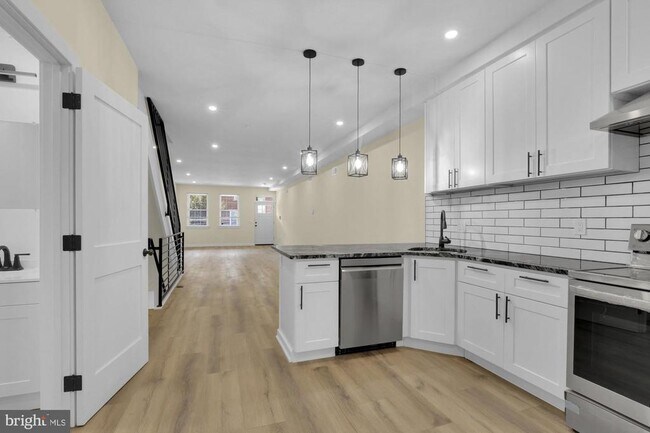 Photo - 2670 Braddock St