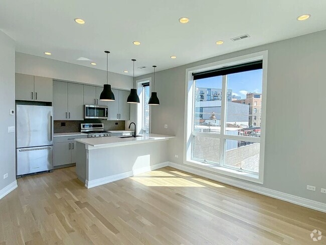 Building Photo - 1050.3 W Cornelia Ave Unit 3 Rental