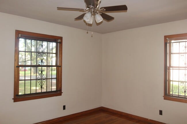 Photo - 1507 W Whitney Ave