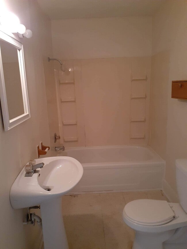 Photo - 51 Columbia St Unit UPPER- C