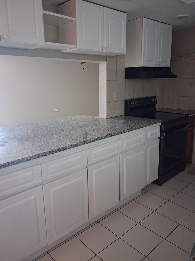 Photo - 3 Bedroom 2 bath on a dead end street