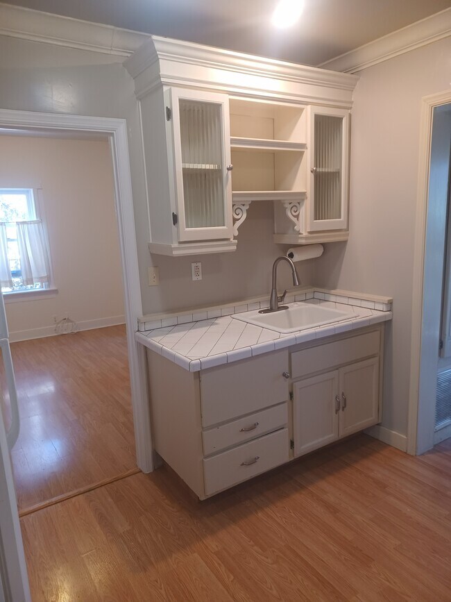 Fregadero de cocina - 924 Virginia St