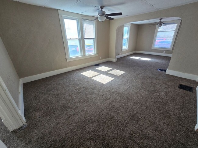 Photo - 2122 Jones St Unidad RENT SUX - 2122 JONES ST