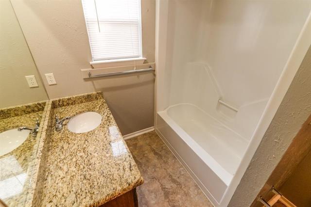 Photo - 818 Clarissa Pl