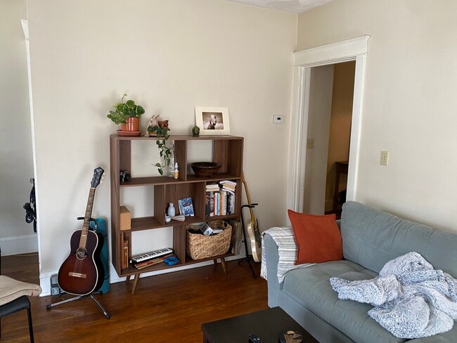 Photo - 68 Chapin St