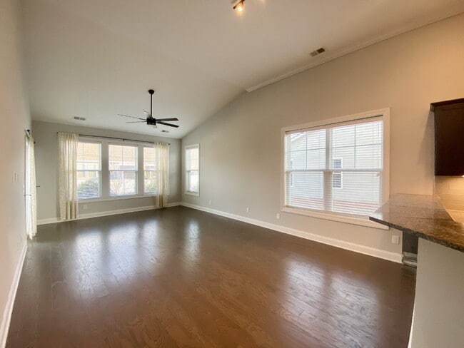 Photo - End Unit Townhouse in Cypress Ridge!