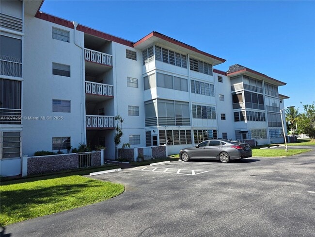 Building Photo - 4140 NW 44th Ave Unit 411