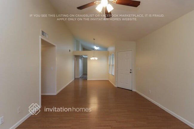 Photo - 1311 W Straford Dr