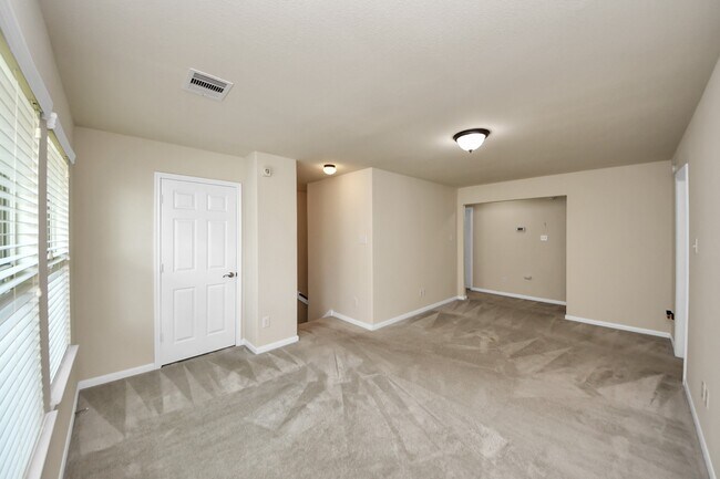 Photo - 7714 Guldan Dr