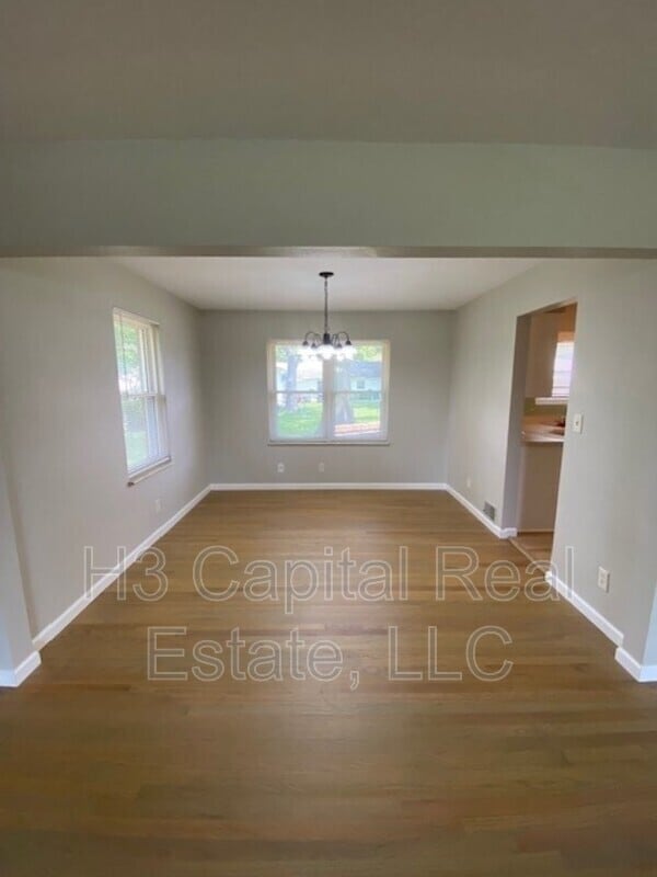 Photo - 2111 Clark Ave