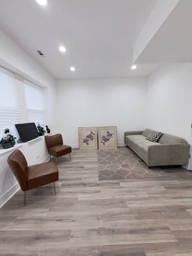 Photo - 7216 S Perry Ave Unidad 2