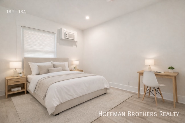 Photo - 1303 N June St Unidad 1