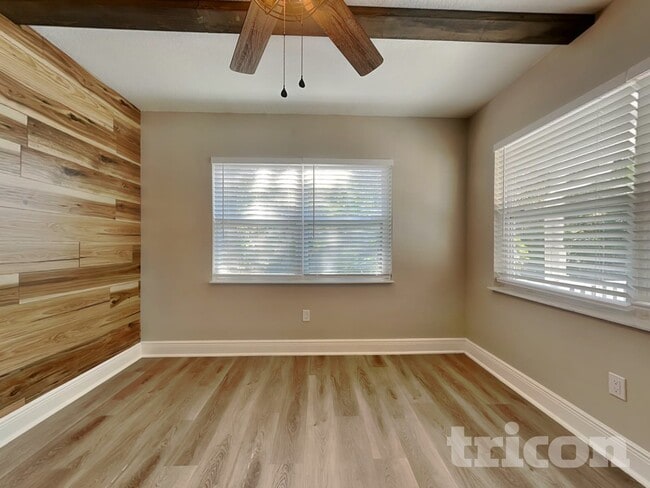 Photo - 6905 N 19th St