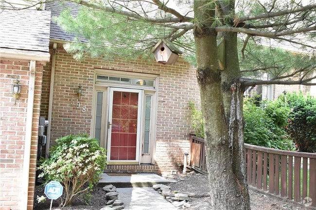 Building Photo - 598 Brighton St Rental