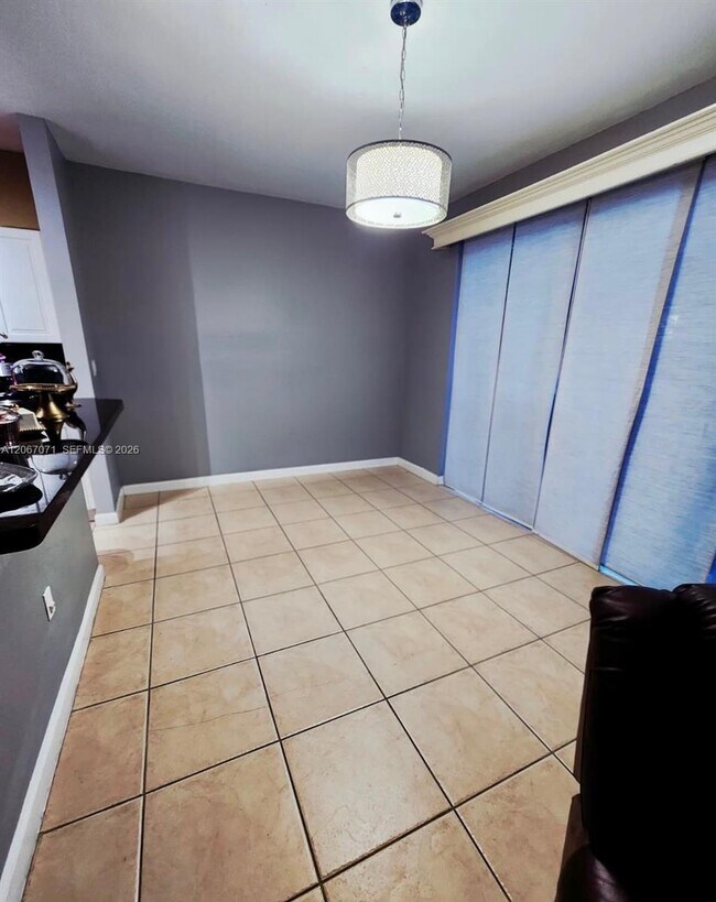 Photo - 1067 NE 41st Pl