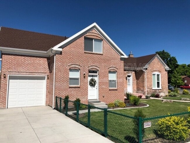 Building Photo - 713 W 500 S Unit B