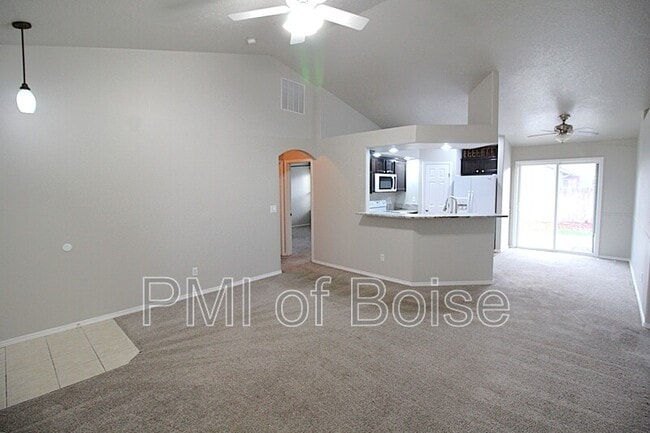 Photo - 3300 N Elmstone Ave