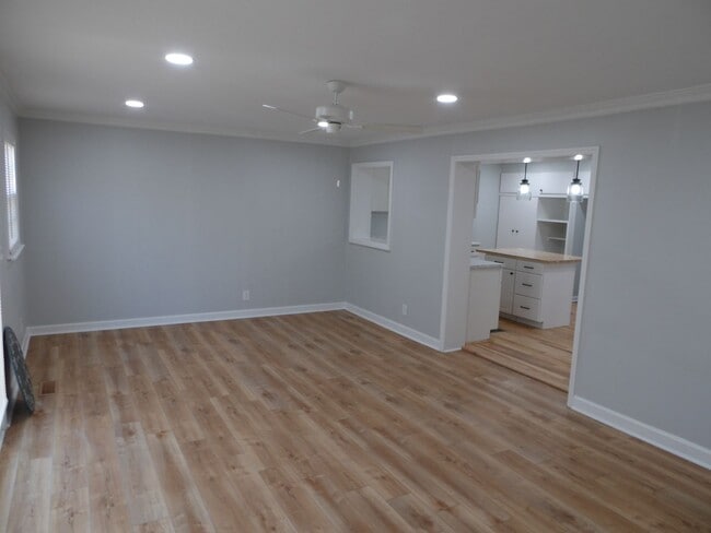 Photo - 3 Bedroom 2 Bathroom Spilt Unit in Wilmington