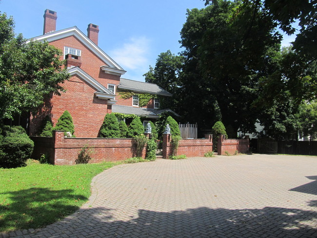 Driveway - 2 S Center St Unit 56 Elm