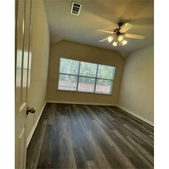 Photo - 608 Creekside Dr