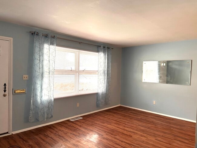 Photo - 4462 Lockwood Blvd