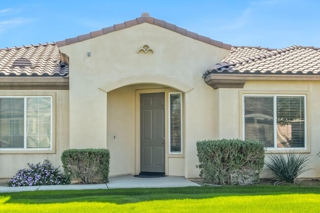 Building Photo - 82013 Cochran Dr